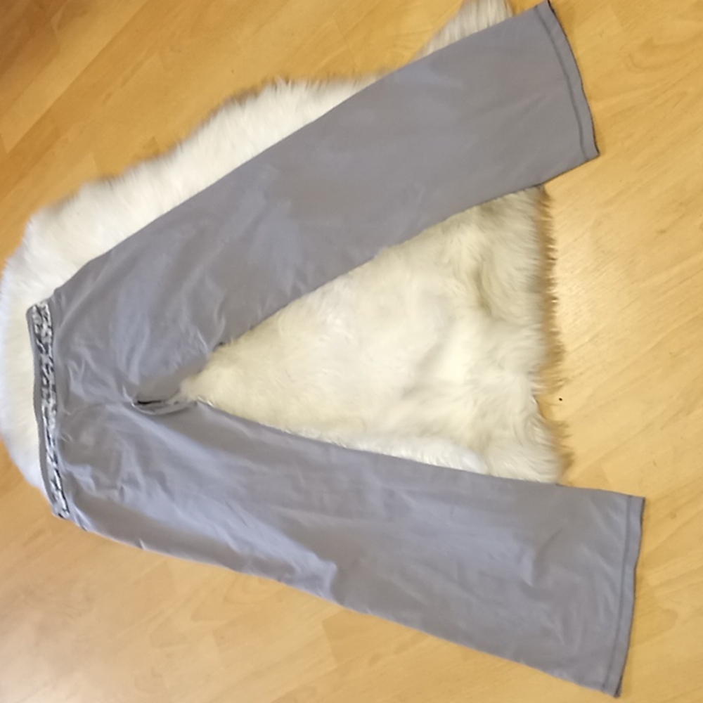 Threads Flare Leg Leggings - Picture 8 of 8
